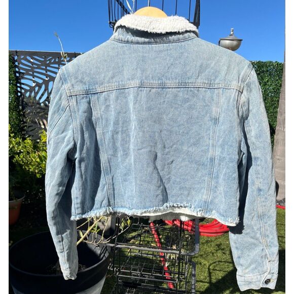 Size Small Sherpa Lined Cropped Denim Lightwash Jacket - Picture 3 of 5